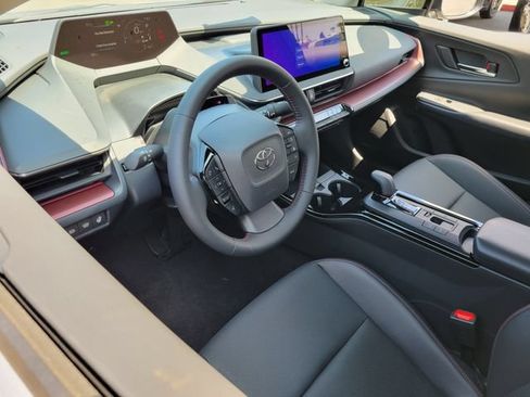 New 2026 Toyota Prius Plug-In Hybrid FWD image 5