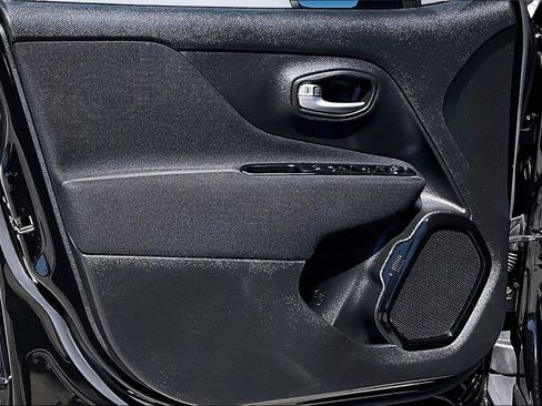 Certified 2020 Jeep Renegade Sport FWD image 13