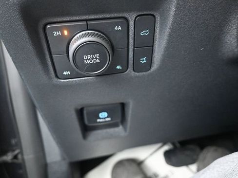 Certified 2025 Ford Expedition Active AWD/4WD image 16