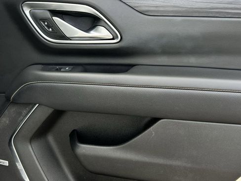 Used 2024 GMC Yukon SLT image 25