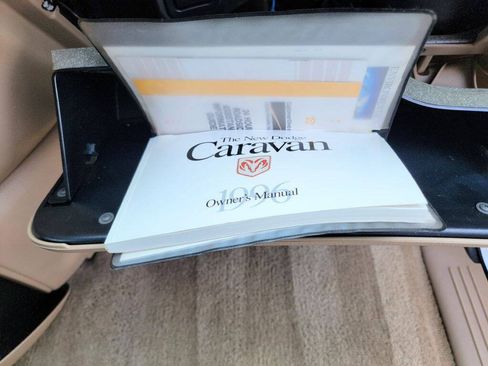 Used 1996 Dodge Grand Caravan LE FWD image 34