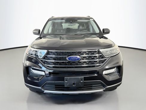 Used 2021 Ford Explorer XLT w/ Equipment Group 202A RWD image 2