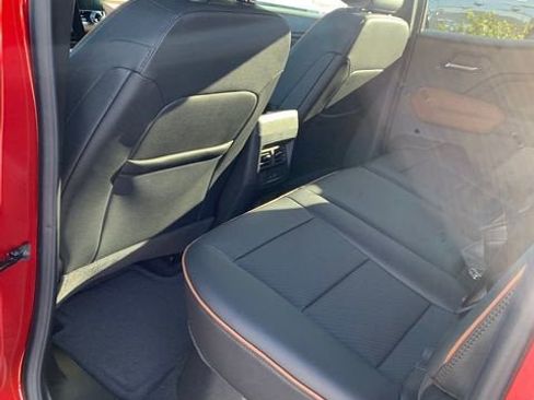 New 2026 GMC Canyon AT4 w/ AT4 Premium Package AWD/4WD image 15