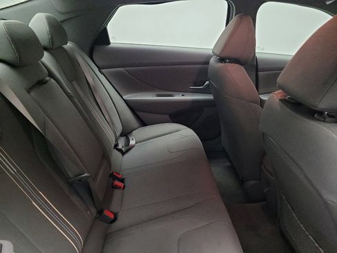 Used 2025 Hyundai Elantra SEL image 19