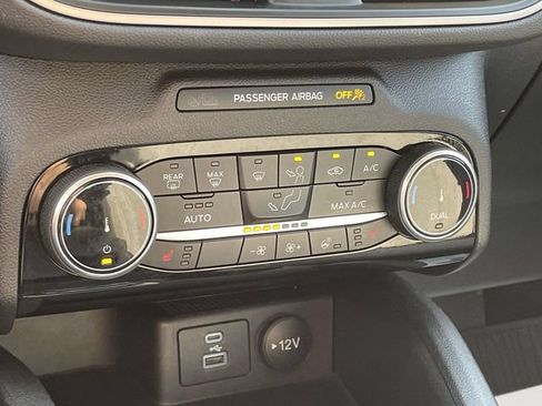 Certified 2022 Ford Escape SE w/ SE Sport Appearance Package FWD image 28