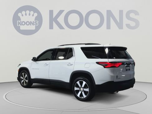 Used 2023 Chevrolet Traverse LT w/ LT Premium Package AWD/4WD image 8