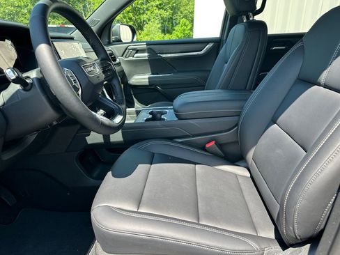 New 2026 GMC Acadia Elevation w/ Elevation Premium Package FWD image 10