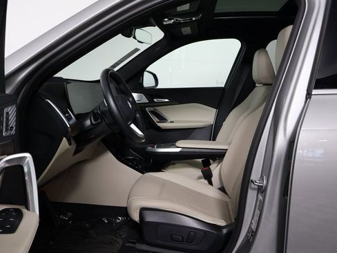 Used 2025 BMW X1 xDrive28i w/ Premium Package image 10