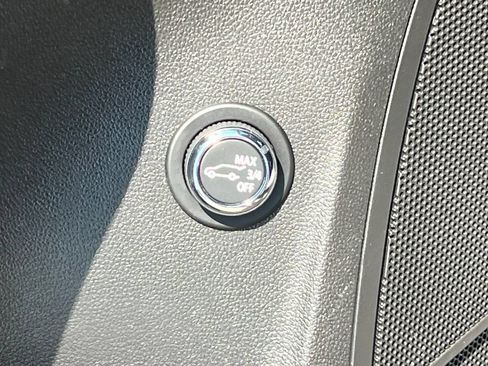 Used 2023 Buick Envision Essence w/ Sport Touring Package AWD/4WD image 19