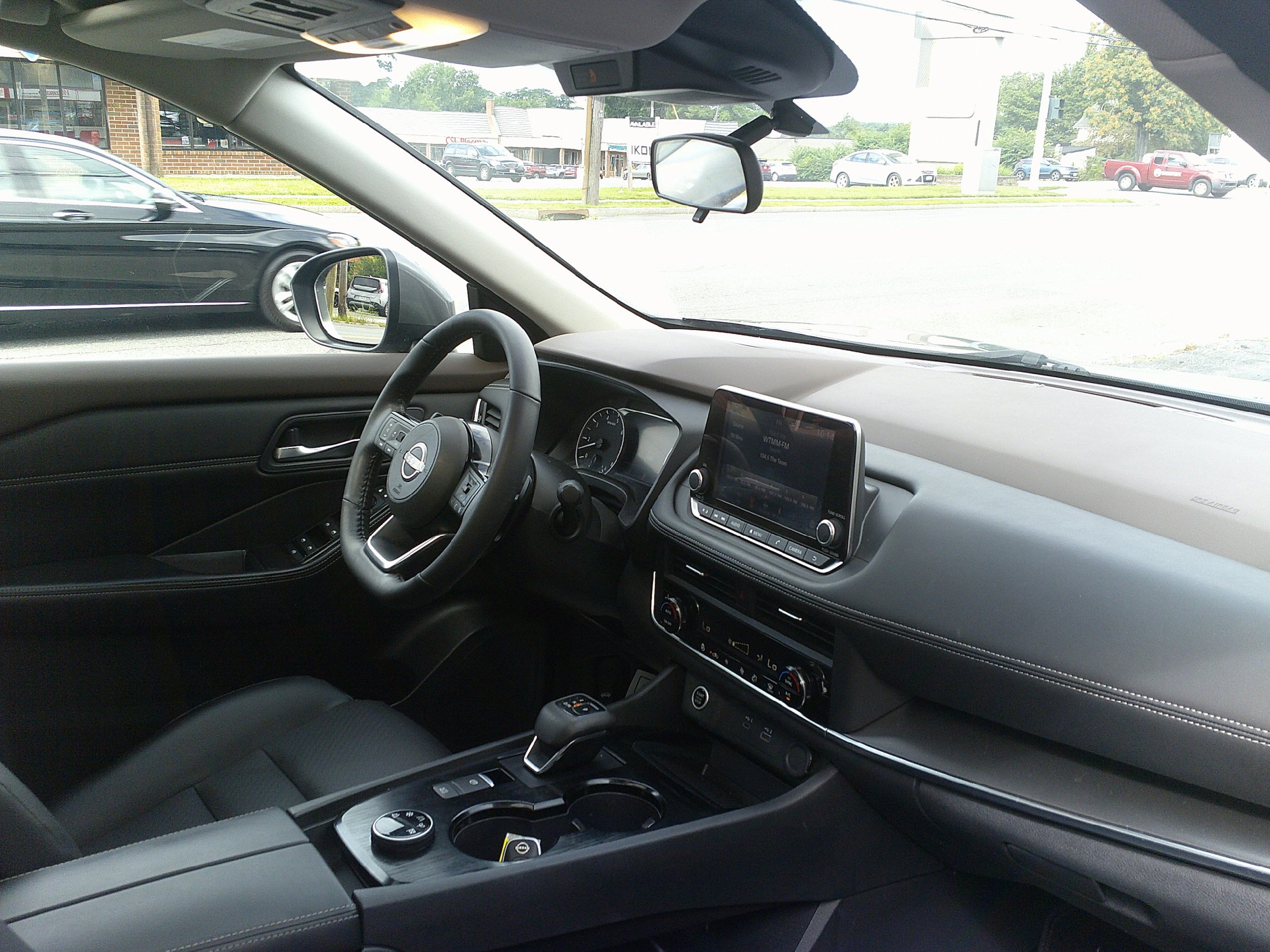 Used 2023 Nissan Rogue SV w/ SV Premium B Package AWD/4WD image 22