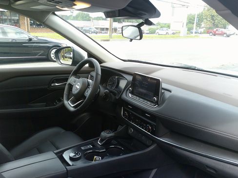 Used 2023 Nissan Rogue SV w/ SV Premium B Package AWD/4WD image 22