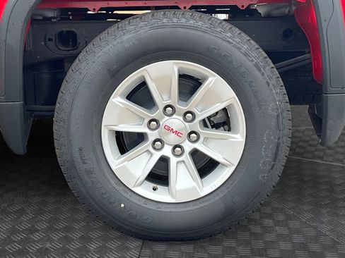 Used 2024 GMC Sierra 1500 SLE image 23