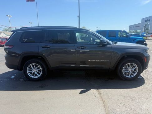 Used 2023 Jeep Grand Cherokee L Laredo AWD/4WD image 2