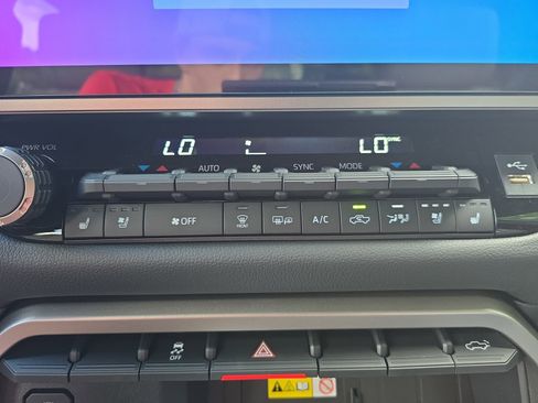 New 2026 Toyota Tundra Limited AWD/4WD image 21