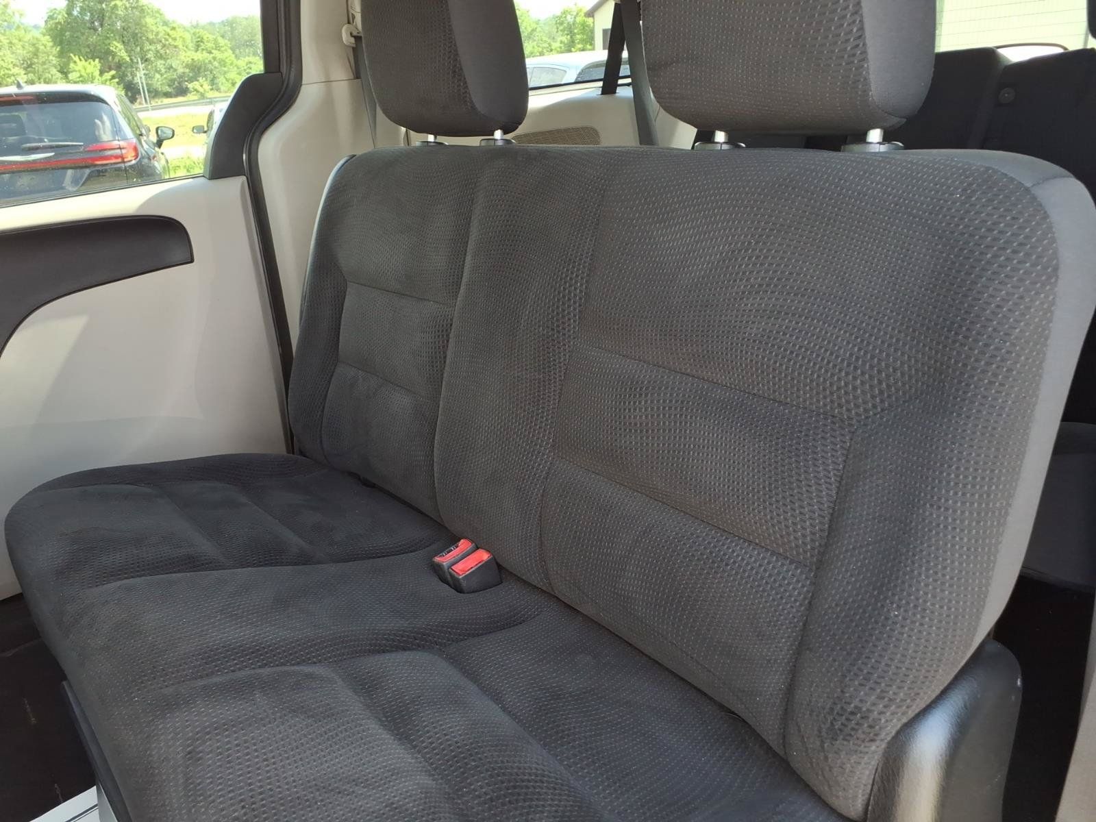 Used 2017 Dodge Grand Caravan SE w/ Power Window Group FWD image 7
