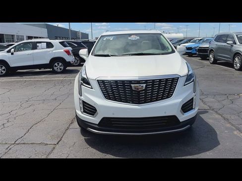 Used 2024 Cadillac XT5 Premium Luxury w/ LPO, Floor Liner Package FWD image 3