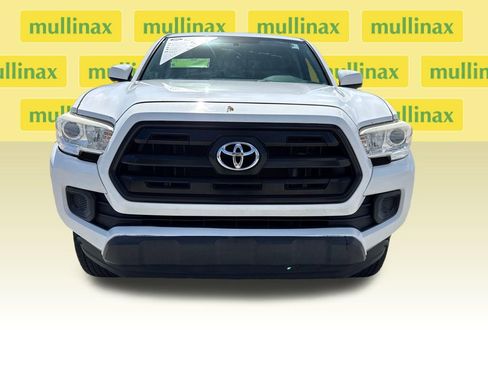 Used 2017 Toyota Tacoma SR image 11