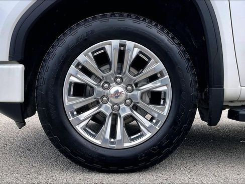 Used 2022 GMC Sierra 1500 Denali w/ Driver Alert Package II AWD/4WD image 35