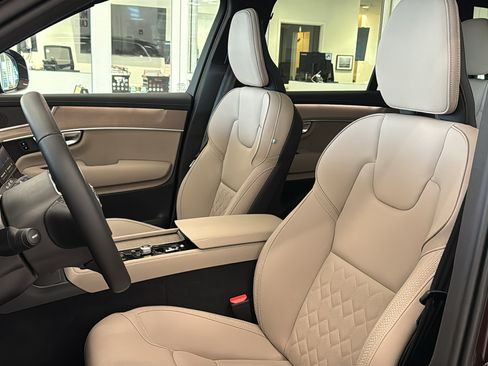 New 2026 Volvo XC90 B5 Core AWD/4WD image 23