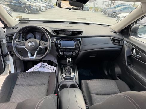 Used 2019 Nissan Rogue SV w/ Sun & Sound Touring Package image 10