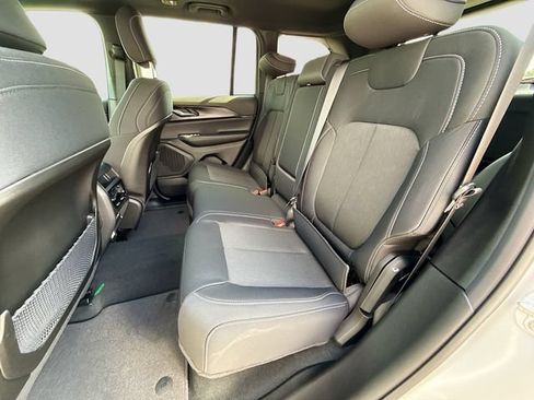New 2026 Jeep Grand Cherokee Laredo X RWD image 17