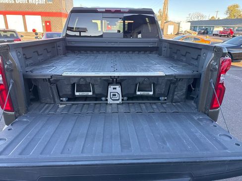 Used 2023 Chevrolet Silverado 1500 ZR2 image 10