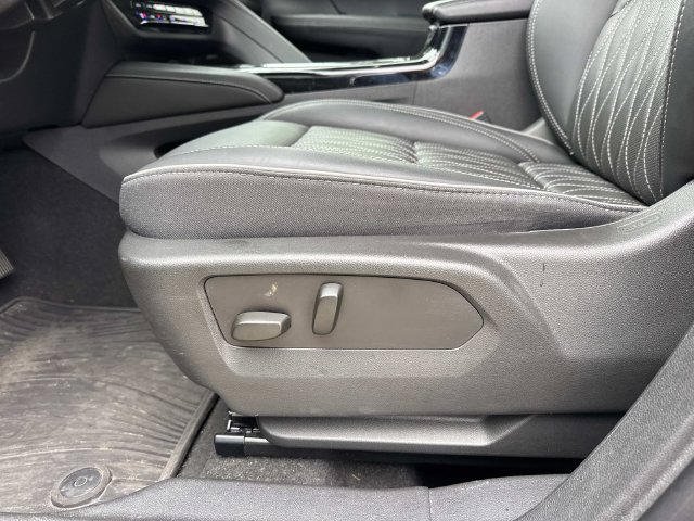 Used 2023 Buick Envision Avenir FWD image 17