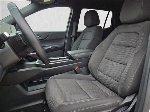 Used 2025 Chevrolet Equinox LT FWD image 16