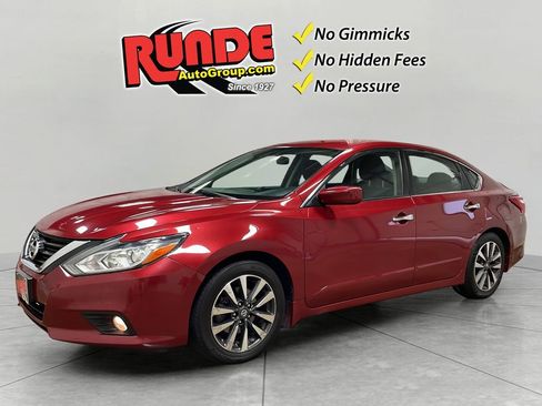 Used 2017 Nissan Altima 2.5 SV FWD image 1