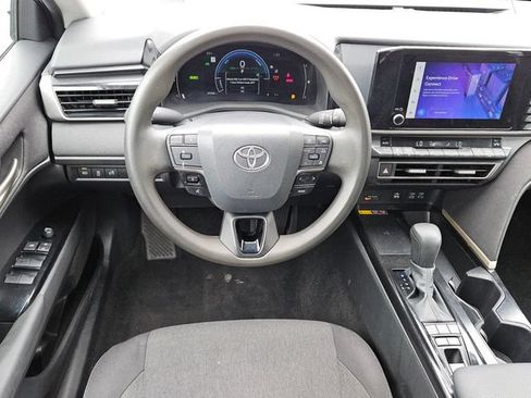Used 2025 Toyota Camry LE FWD image 6