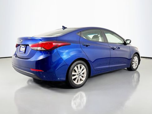 Used 2015 Hyundai Elantra SE w/ Option Group 02 FWD image 5