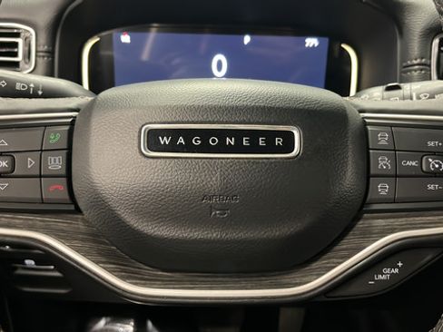 Used 2022 Jeep Wagoneer Series III AWD/4WD image 15