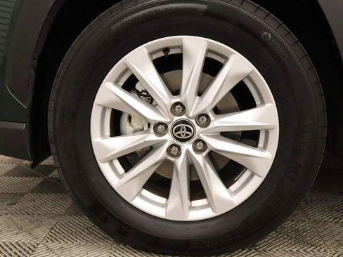 Used 2023 Toyota Corolla Cross LE FWD image 2