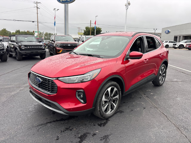 Certified 2023 Ford Escape Platinum AWD/4WD image 3