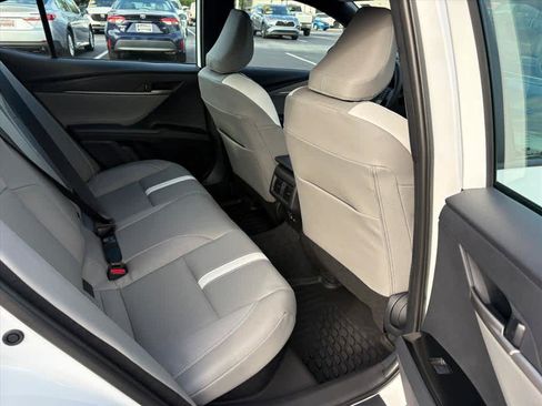 Used 2026 Toyota Camry SE FWD image 18