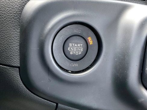 Used 2023 Jeep Wrangler Unlimited Sahara w/ Cold Weather Group AWD/4WD image 28