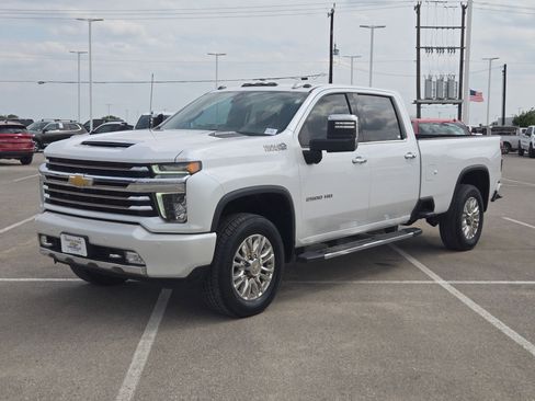 Used 2022 Chevrolet Silverado 2500 High Country w/ Z71 Off-Road Package image 7
