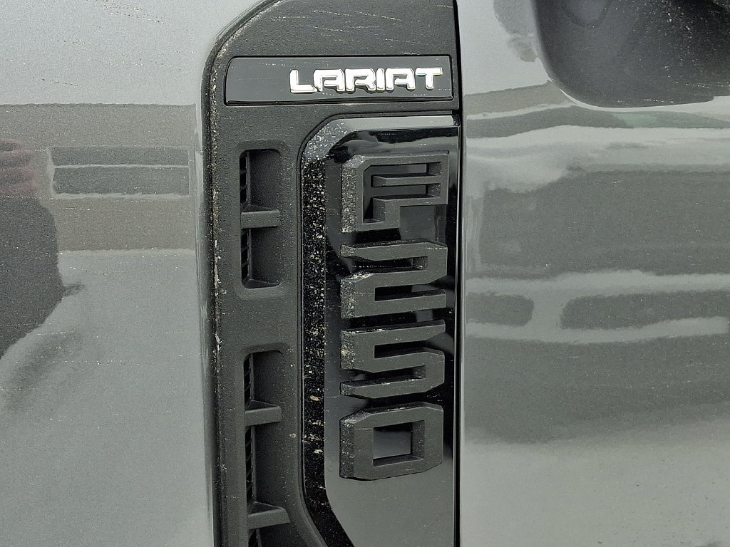 New 2026 Ford F250 Lariat w/ Black Appearance Package AWD/4WD image 10