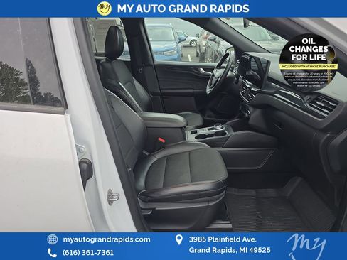 Used 2023 Ford Escape ST-Line w/ Tech Pack #1 AWD/4WD image 22
