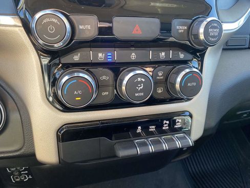 Used 2019 RAM 1500 Laramie AWD/4WD image 26