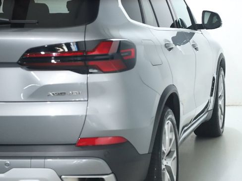 Used 2025 BMW X5 xDrive40i w/ Climate Comfort Package AWD/4WD image 8