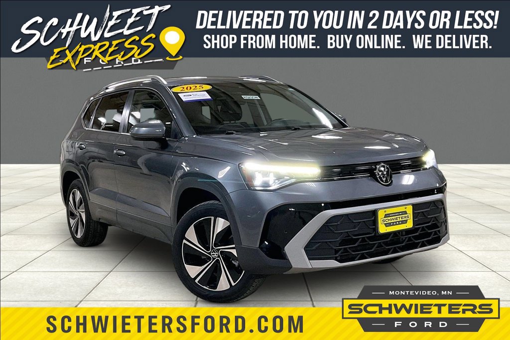 Used 2025 Volkswagen Taos SE AWD/4WD image 1