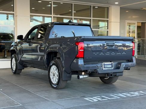 Used 2026 Toyota Tacoma SR5 AWD/4WD image 8
