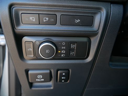 Used 2022 Ford F150 Lariat w/ Equipment Group 501A Mid image 26