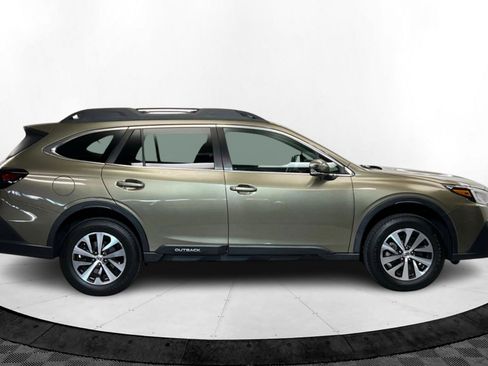 Used 2022 Subaru Outback Premium image 7