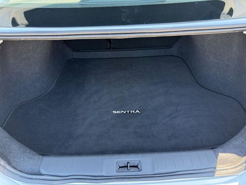 Used 2023 Nissan Sentra SR w/ SR Premium Package FWD image 23