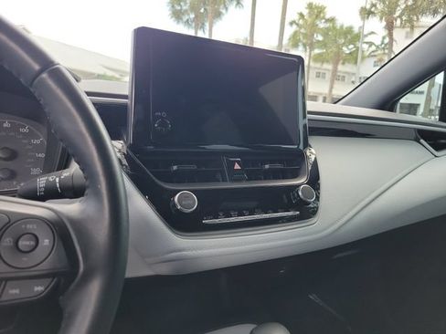 Used 2025 Toyota Corolla SE w/ Convenience Package FWD image 19