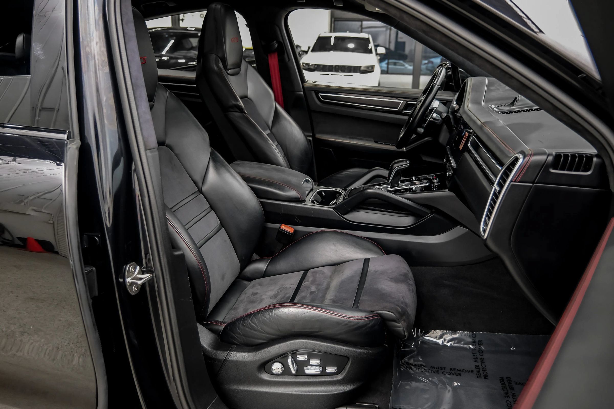 Used 2021 Porsche Cayenne GTS w/ Premium Package AWD/4WD image 44