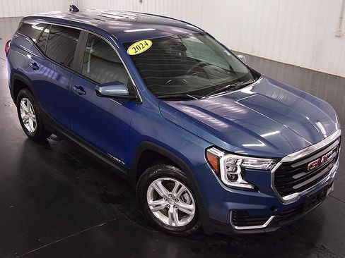 Used 2024 GMC Terrain SLE image 9