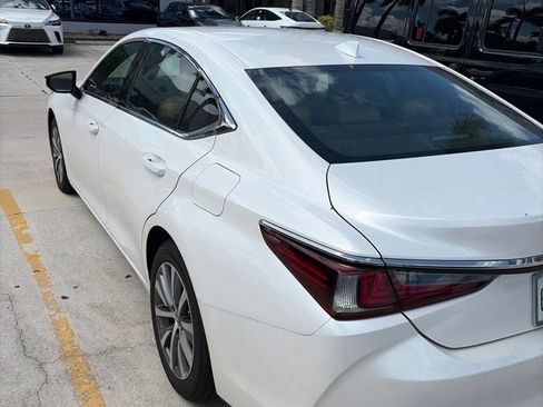 Used 2019 Lexus ES 350 w/ Accessory Package 2 FWD image 4